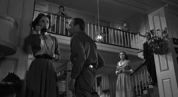 http://www.filmnoirfile.com/wp-content/uploads/2013/08/dh11.png